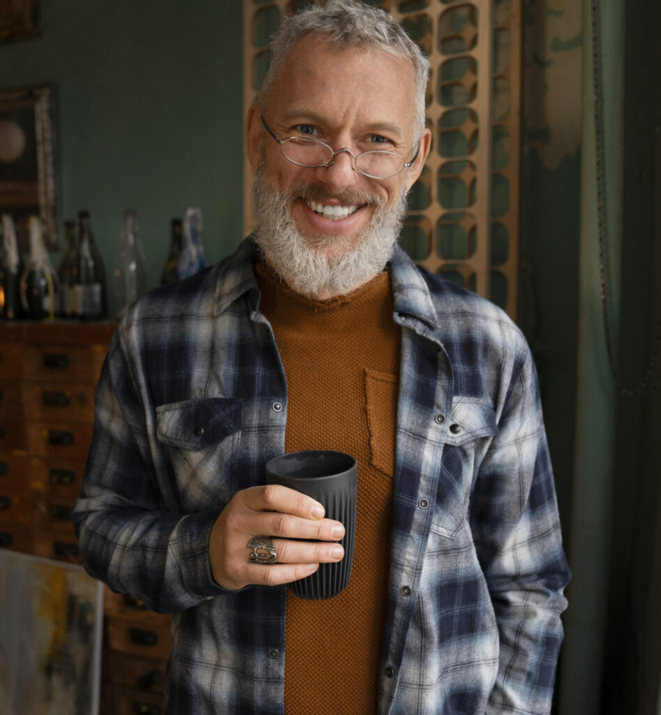 medium-shot-senior-painter-indoors